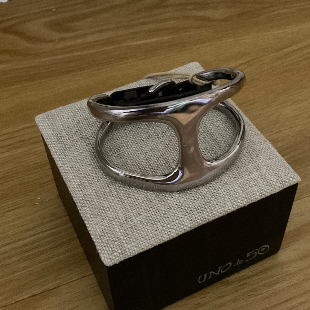 NWT UNO de 50 Polished Silver-plated Cuff "Two in One" $240 - Picture 10 of 13